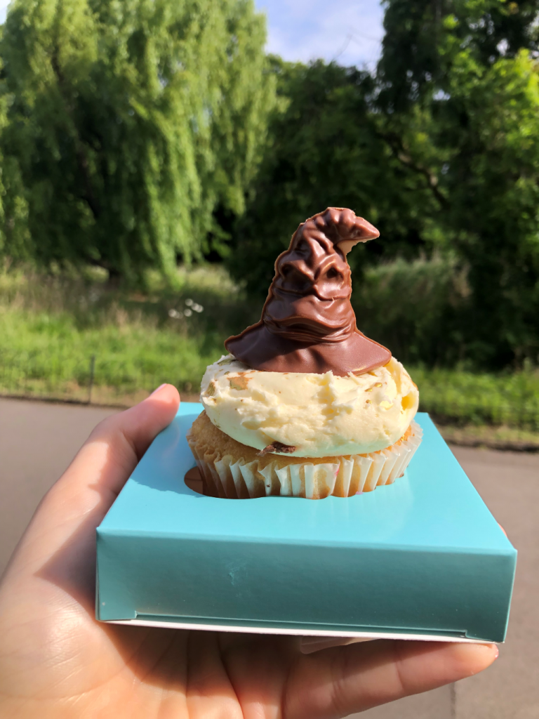 Lola's Cupcakes - Harry Potter Sorting Hat